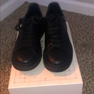 All Black Alexander Mcqueens